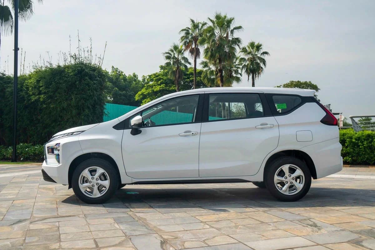 7-Seat Private Car 1
