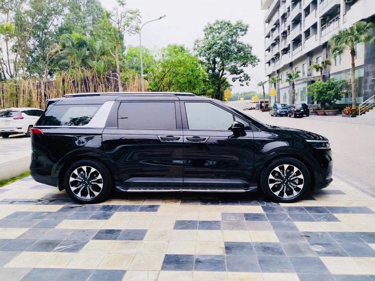 7-Seat VIP Car - Kia Carnival 2