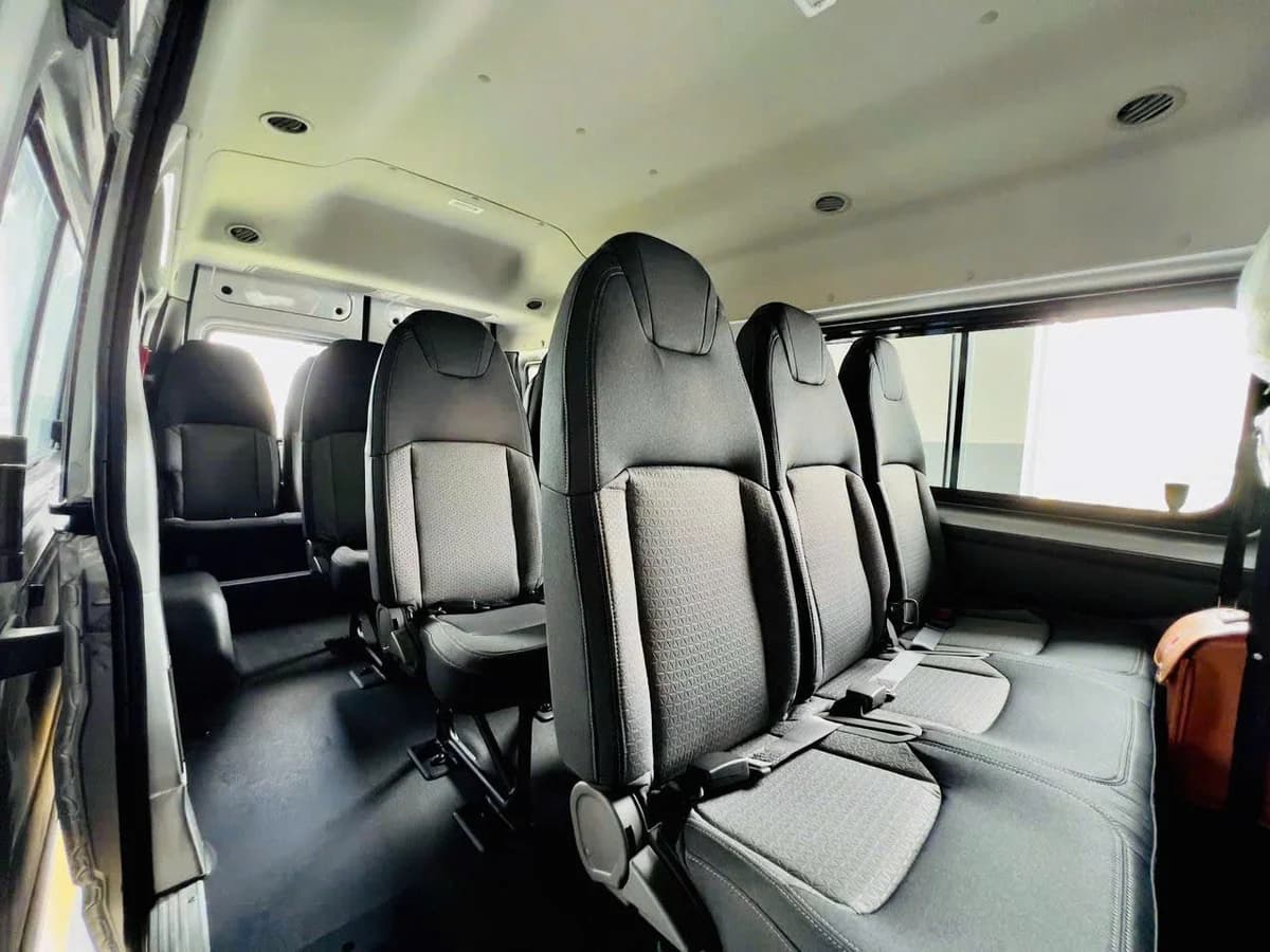 16-Seat Private Car 2