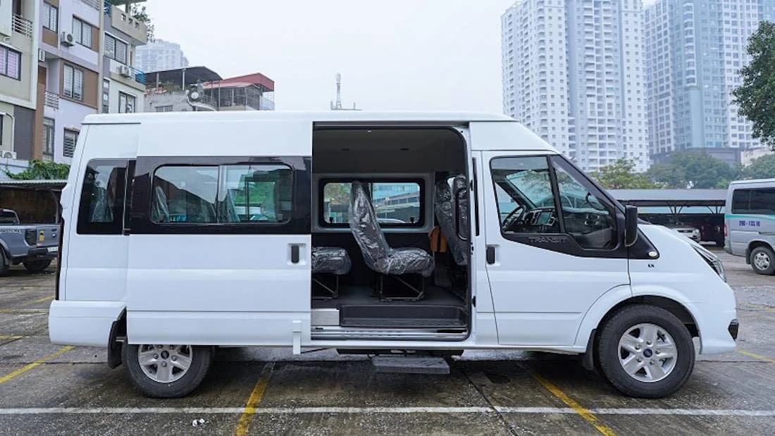 16-Seat Private Car 1